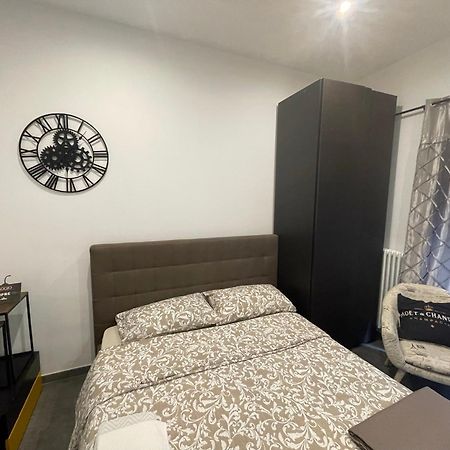 Decoluxe !Apartamento Con 1 Camera Da Letto , In Zona San Paolo , Via Martiniana Turín Exterior foto