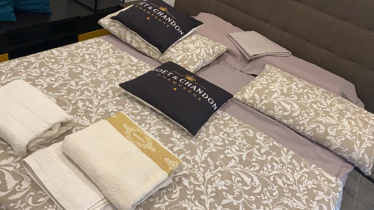Decoluxe !Apartamento Con 1 Camera Da Letto , In Zona San Paolo , Via Martiniana Turín Exterior foto